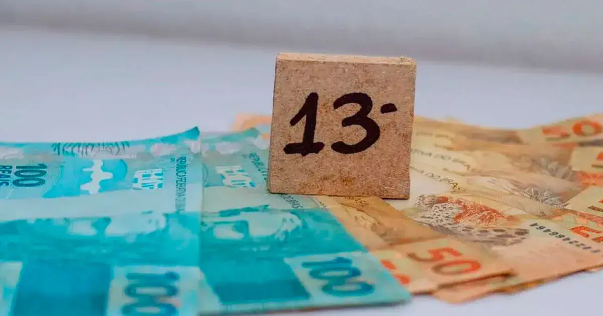 Aposentados e pensionistas podem ter pagamento do 13º antecipado